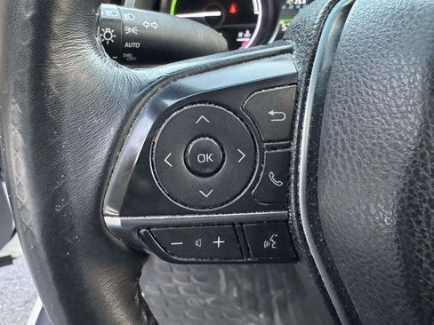 Used 2018 Toyota Camry XLE image 21