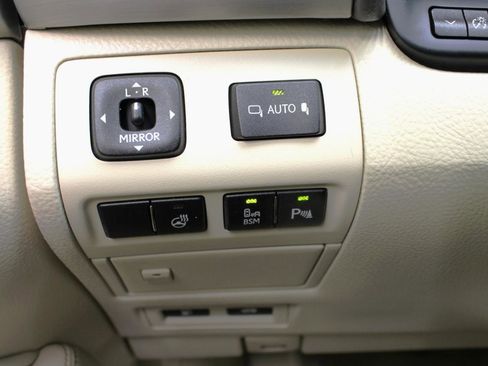 Used 2016 Lexus LS 460 w/ Comfort Package image 61