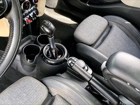 Used 2015 MINI Cooper S image 17