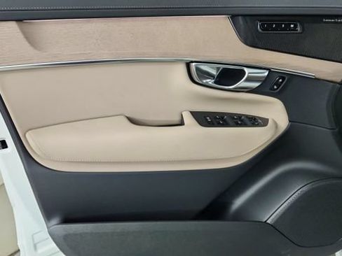 Used 2026 Volvo XC90 B6 Plus w/ Protection Package AWD/4WD image 9