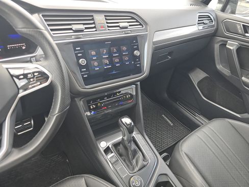 Certified 2023 Volkswagen Tiguan SE R-Line AWD/4WD image 12