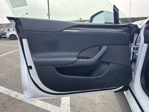 Used 2022 Tesla Model S image 24