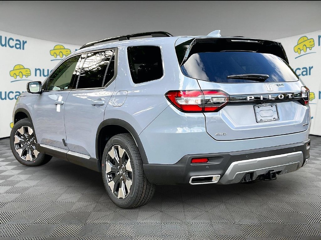 New 2026 Honda Pilot Touring image 4