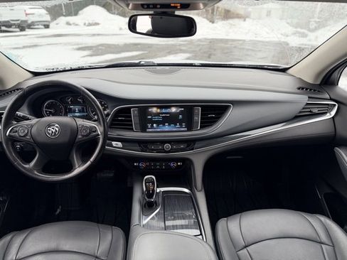 Used 2019 Buick Enclave Essence image 22