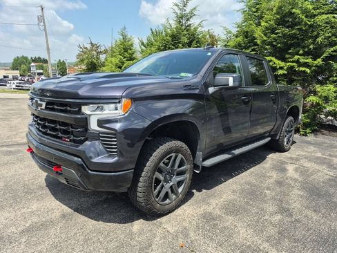Used 2024 Chevrolet Silverado 1500 LT Trail Boss w/ LT Trail Boss Premium Package AWD/4WD image 3