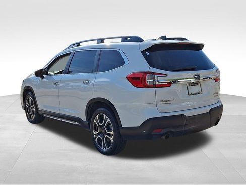 Used 2023 Subaru Ascent Touring AWD/4WD image 4