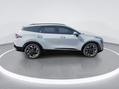 Used 2025 Kia Sportage SX image 9