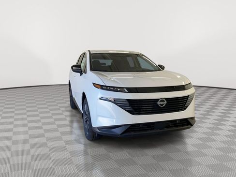 Certified 2025 Nissan Murano SV image 3