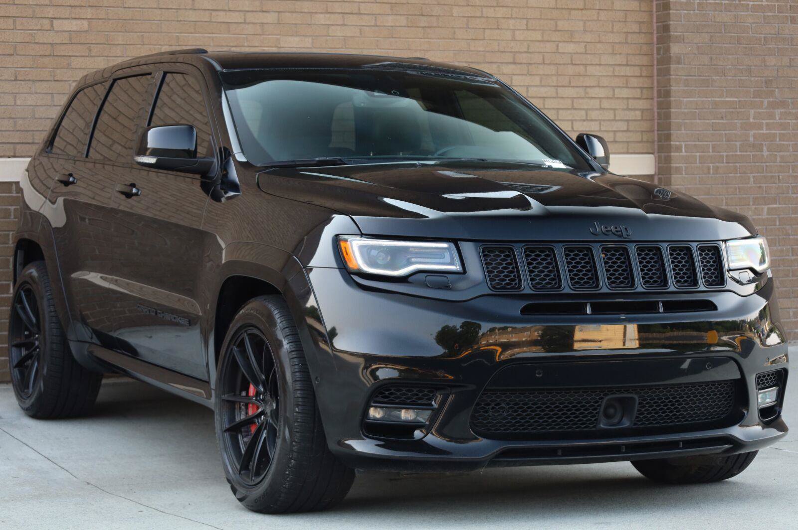 Used 2020 Jeep Grand Cherokee SRT AWD/4WD image 5