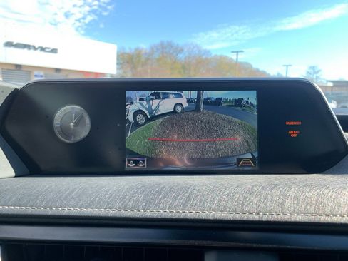 Used 2019 Lexus UX 250h image 23