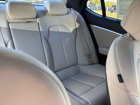 Used 2025 Genesis G70 2.5T image 37