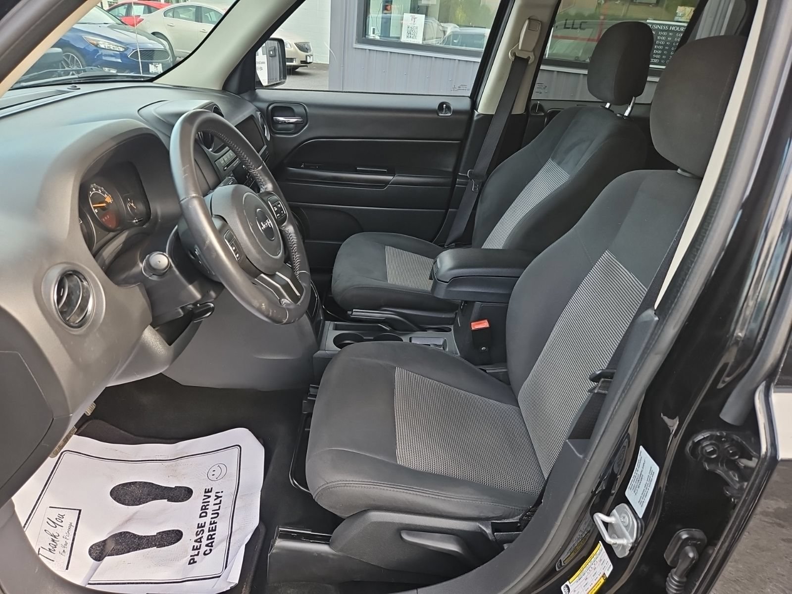 Used 2016 Jeep Patriot Latitude AWD/4WD image 12