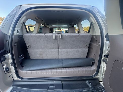 Used 2010 Lexus GX 460 image 29