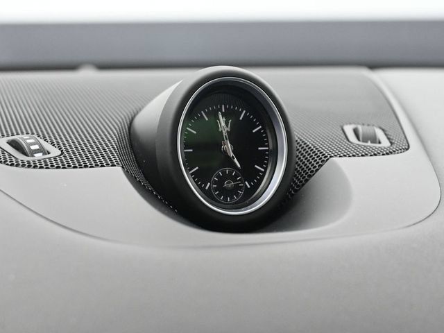Used 2023 Maserati Levante GT AWD/4WD image 30