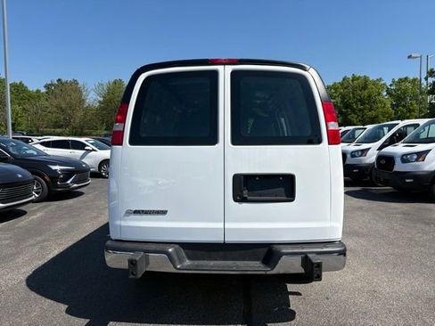 Used 2024 Chevrolet Express 2500 w/ Driver Convenience Package RWD image 4