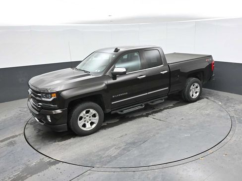 Used 2018 Chevrolet Silverado 1500 LTZ Z71 w/ LTZ Plus Package AWD/4WD image 15