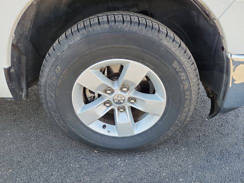 Used 2024 RAM 1500 Classic SLT image 9