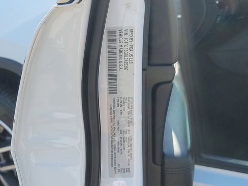 Used 2020 Jeep Grand Cherokee Limited image 24