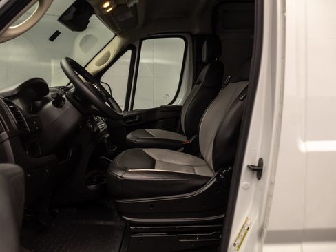 Used 2023 RAM ProMaster 2500 FWD image 6