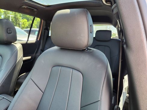 Used 2022 Mercedes-Benz GLB 250 4MATIC image 11