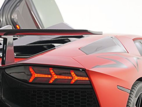 Used 2017 Lamborghini Aventador S image 91