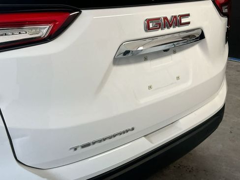 Used 2023 GMC Terrain SLE w/ Driver Convenience Package FWD image 10