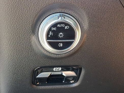Used 2023 Mercedes-Benz C 300 4MATIC Sedan image 30