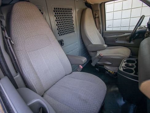 Used 2014 Chevrolet Express 2500 image 15