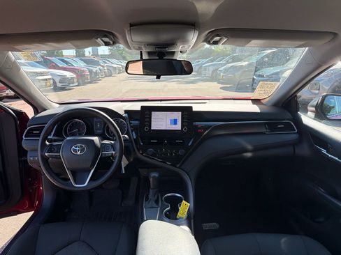 Used 2021 Toyota Camry LE FWD image 7