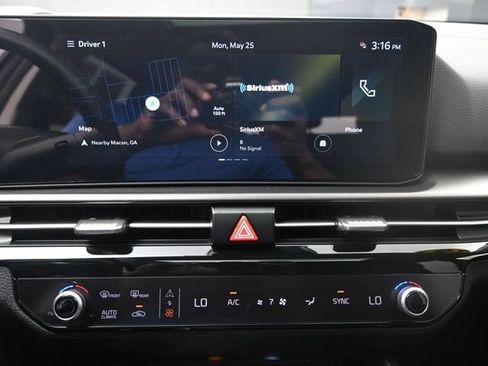 Used 2026 Kia Sportage SX FWD image 11