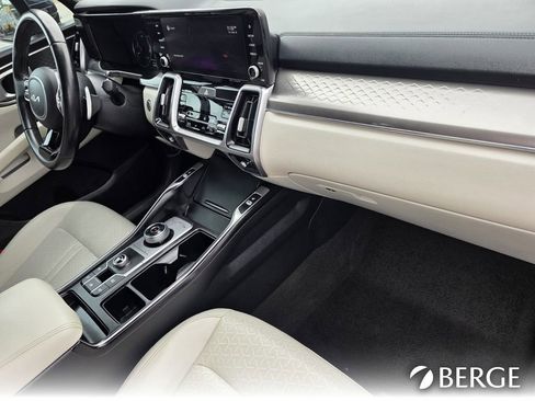 Used 2022 Kia Sorento S image 32