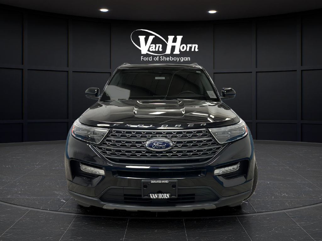 Used 2023 Ford Explorer XLT w/ Equipment Group 202A AWD/4WD image 2