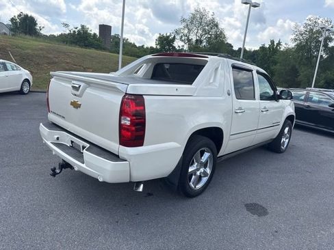 Used 2013 Chevrolet Avalanche LTZ AWD/4WD image 8