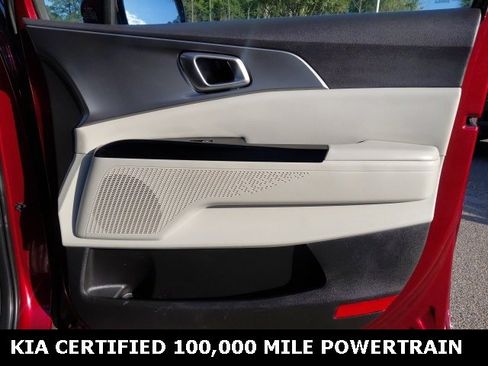 Used 2024 Kia Carnival LX image 24