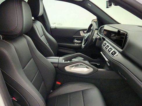 Used 2025 Mercedes-Benz GLS 450 4MATIC image 24