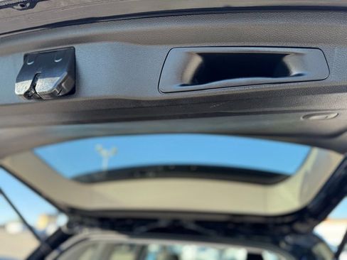 Used 2023 Jeep Grand Cherokee Laredo image 9