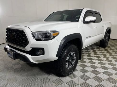 Used 2023 Toyota Tacoma TRD Off-Road AWD/4WD image 4