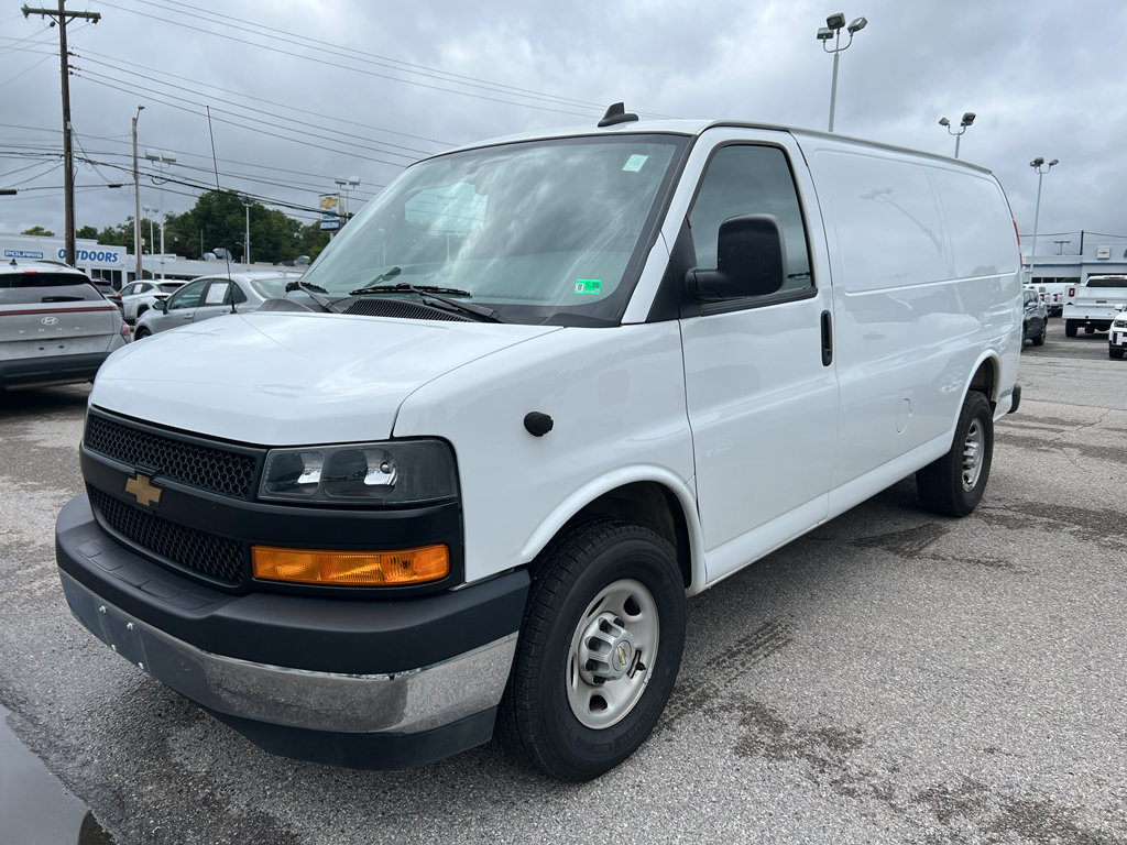 Used 2025 Chevrolet Express 2500 w/ Driver Convenience Package RWD image 2