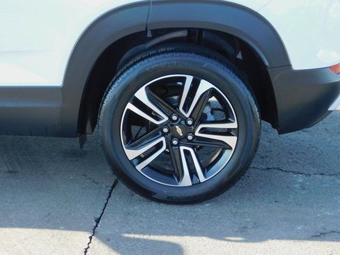 Used 2024 Chevrolet TrailBlazer LT w/ LT Cold Weather Package image 11