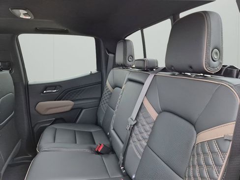 New 2026 GMC Canyon Denali image 19