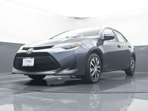 Used 2018 Toyota Corolla LE image 8