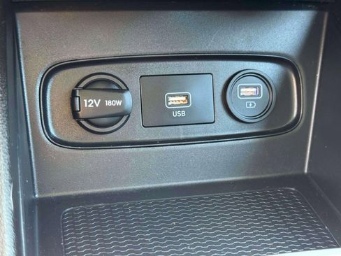 Used 2021 Hyundai Venue SEL FWD image 24