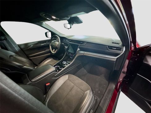 Used 2022 Jeep Grand Cherokee L Laredo image 16