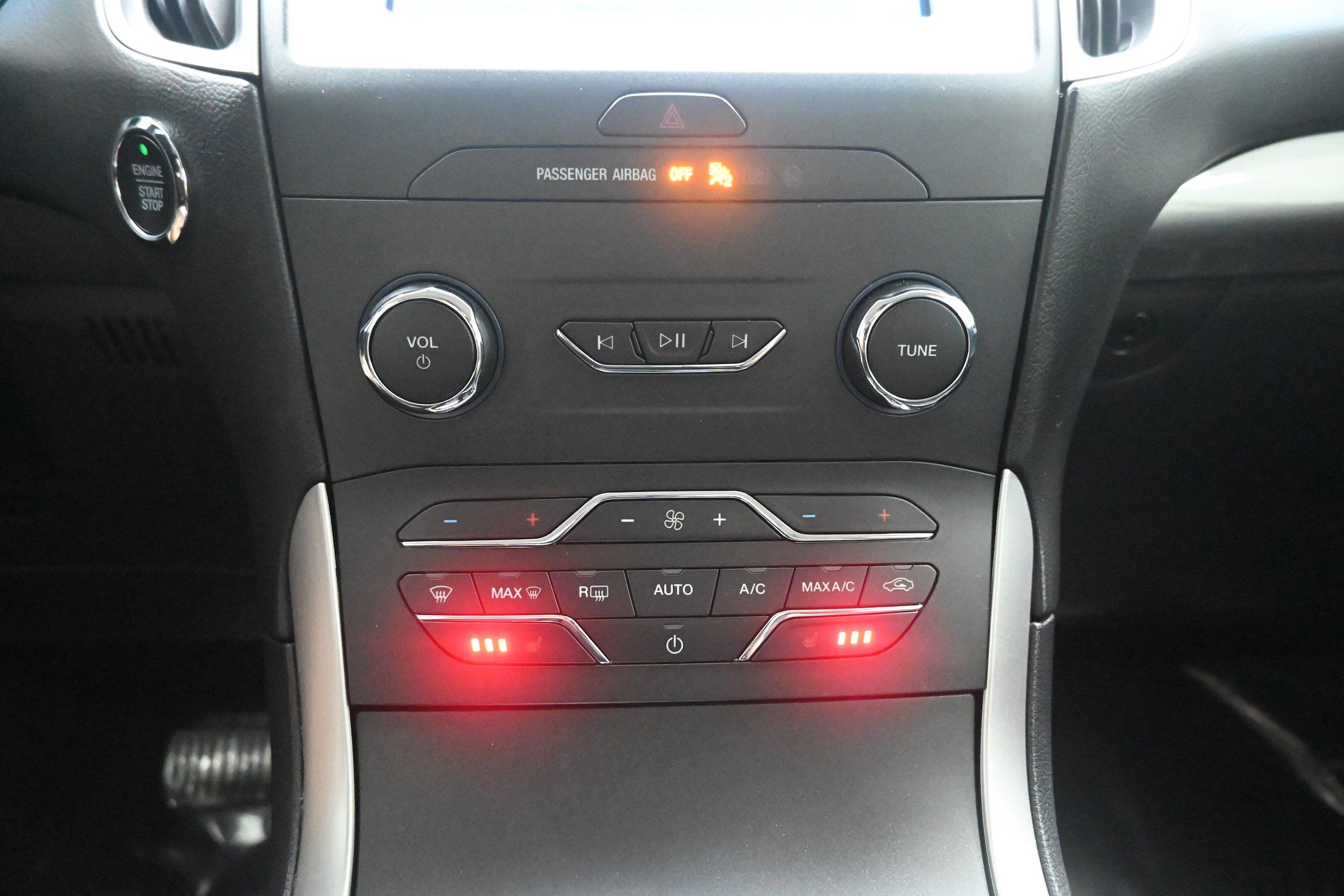 Used 2020 Ford Edge SEL w/ Convenience Package AWD/4WD image 18
