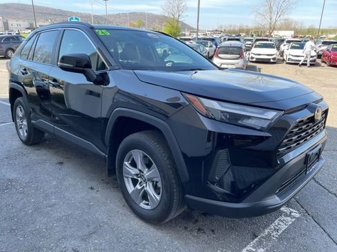 Used 2025 Toyota RAV4 XLE w/ Convenience Package AWD/4WD image 6