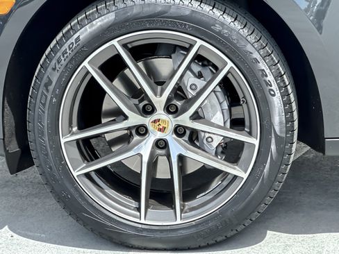 Used 2022 Porsche Macan AWD/4WD image 26