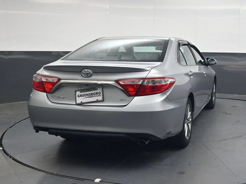 Used 2015 Toyota Camry SE FWD image 5