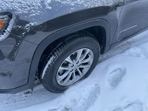 Used 2021 Jeep Cherokee Latitude Lux w/ Sun & Sound Group image 9