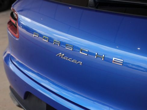 Used 2018 Porsche Macan AWD/4WD image 15