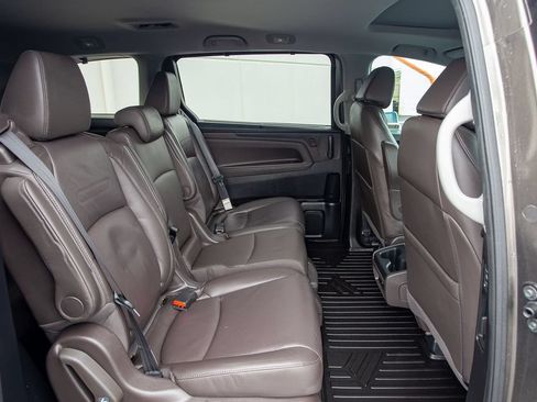 Certified 2018 Honda Odyssey EX-L image 15